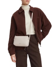 CALVIN KLEIN EMBOSSED LOGO Geantă de umăr mini f&acirc;n ușor - Genți femei - 2