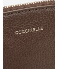 COCCINELLE ROUNDED ENVELOPE Geantă de m&acirc;nă din piele brunetă - Genți femei - 4