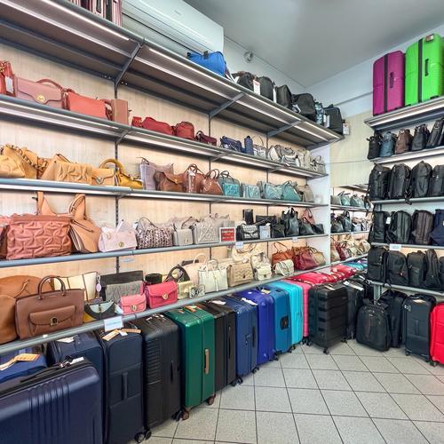 Interno Le Sac Outlet Via Brofferio 1 - Milano